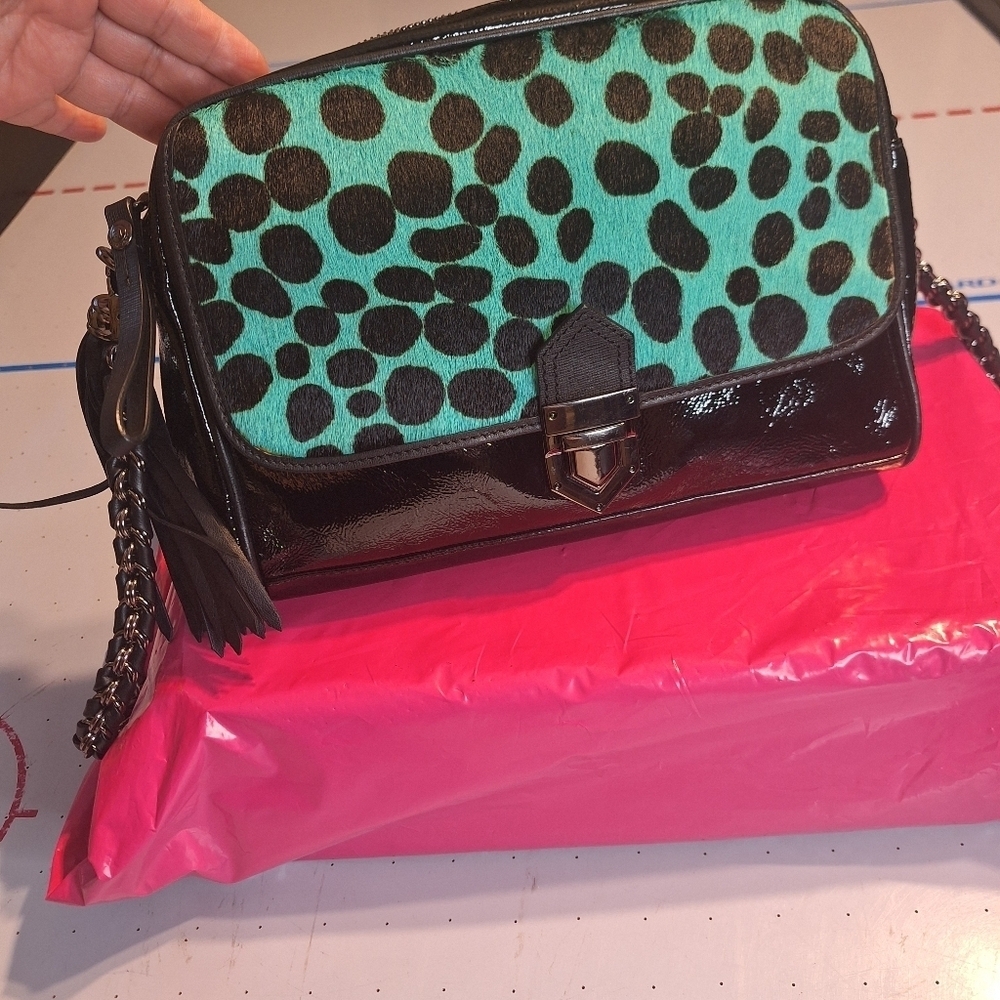 Eric Javits Black and Green Crossbody Bag - Picture 4 of 12